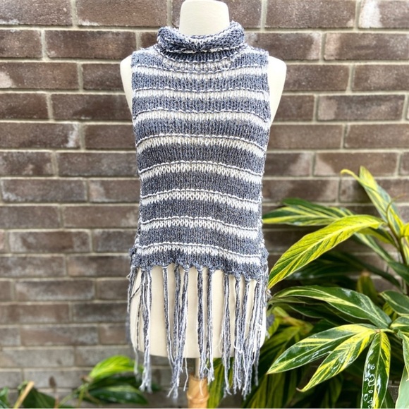 Free People Striped Grey & White Folksong Fringe Knit Boho Cowl Neck Sweater XS - Picture 5 of 10